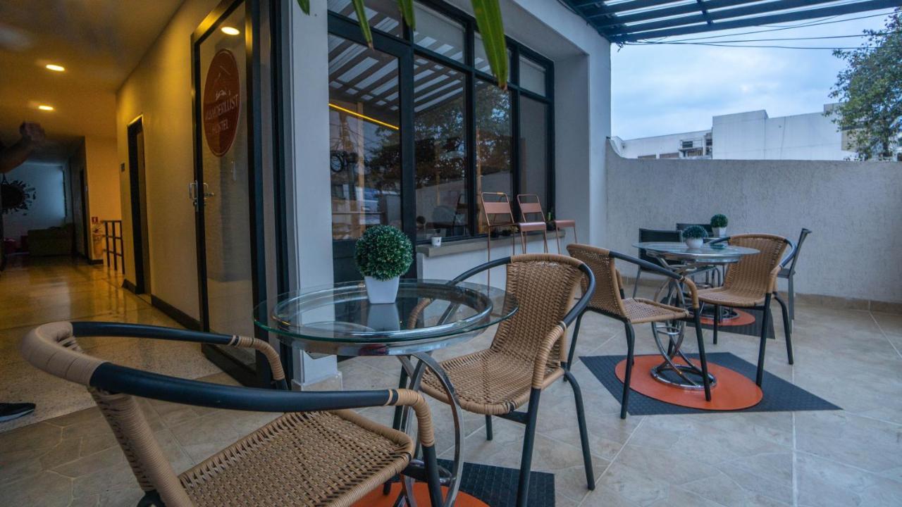 Wanderlust Hostel Armenia  Luaran gambar